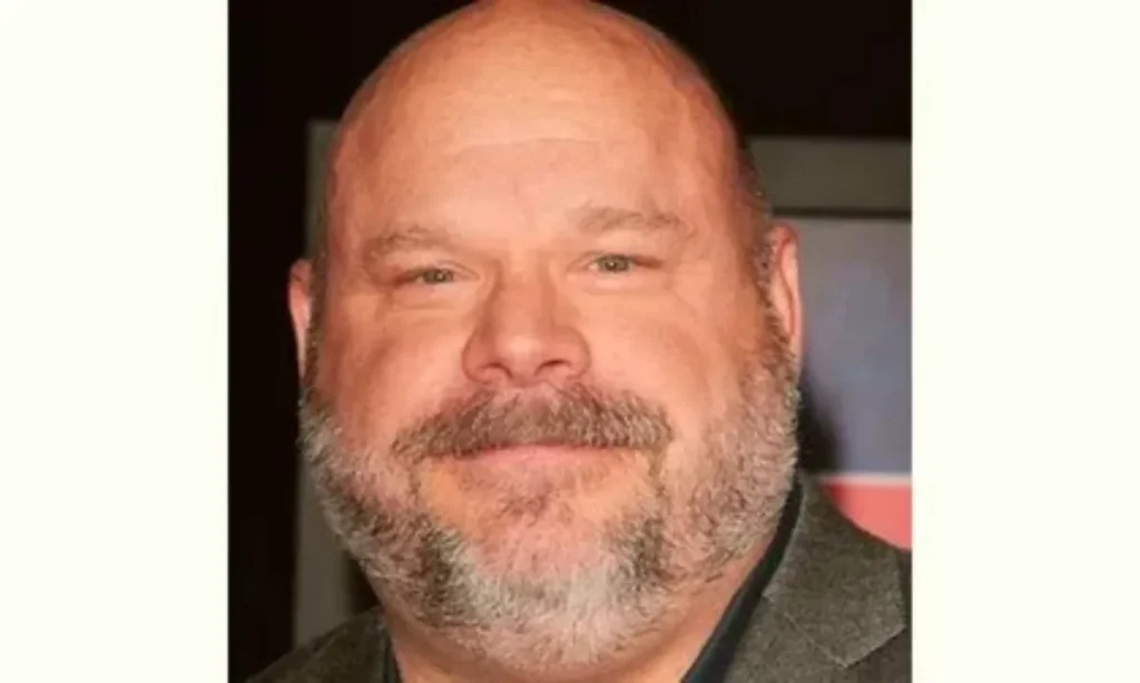 Career and Interests of Kevin Chamberlin Husband