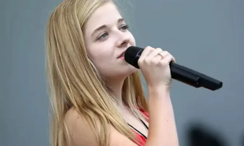 The Dynamics of Jackie Evancho and David Foster’s Relationship