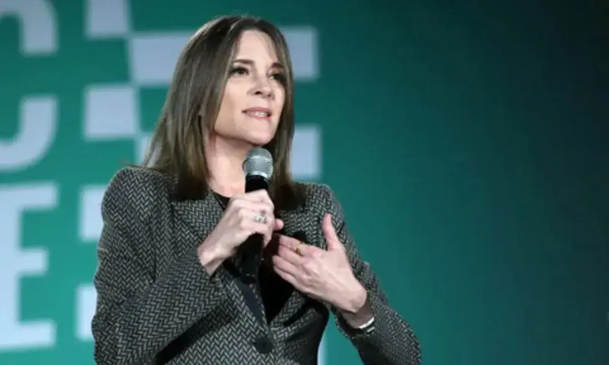 Who Is Marianne Williamson’s Husband? Unveiling Her Relationship Status